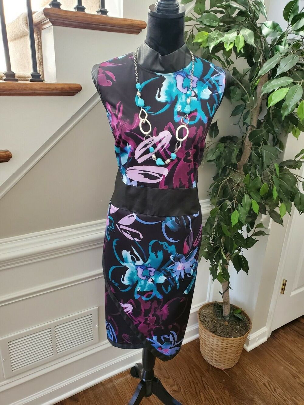 Fashion to Figure Women's Black Floral Polyester Sleeveless Knee Length Dress 3